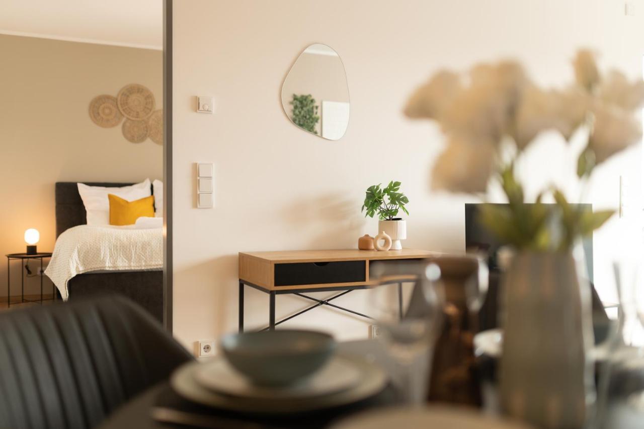 Dwellstay - Modernes Apartment I 55Qm I 2 Zimmer I Kueche I Bad I Terrasse I Tv I Wlan Bad Hersfeld Ngoại thất bức ảnh