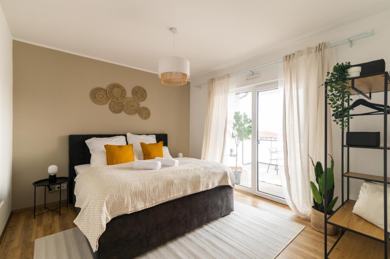 Dwellstay - Modernes Apartment I 55Qm I 2 Zimmer I Kueche I Bad I Terrasse I Tv I Wlan Bad Hersfeld Ngoại thất bức ảnh